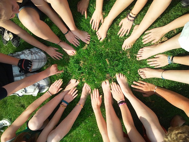 Waarom teambuilding activiteiten outdoor onmisbaar zijn voor jouw team